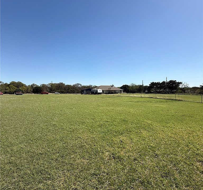 2nd image of 202 Wood Holw