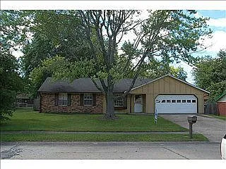 3631 Mistletoe Dr photo 1