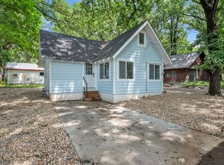 21332 Linn St, Spirit Lake, IA 51360