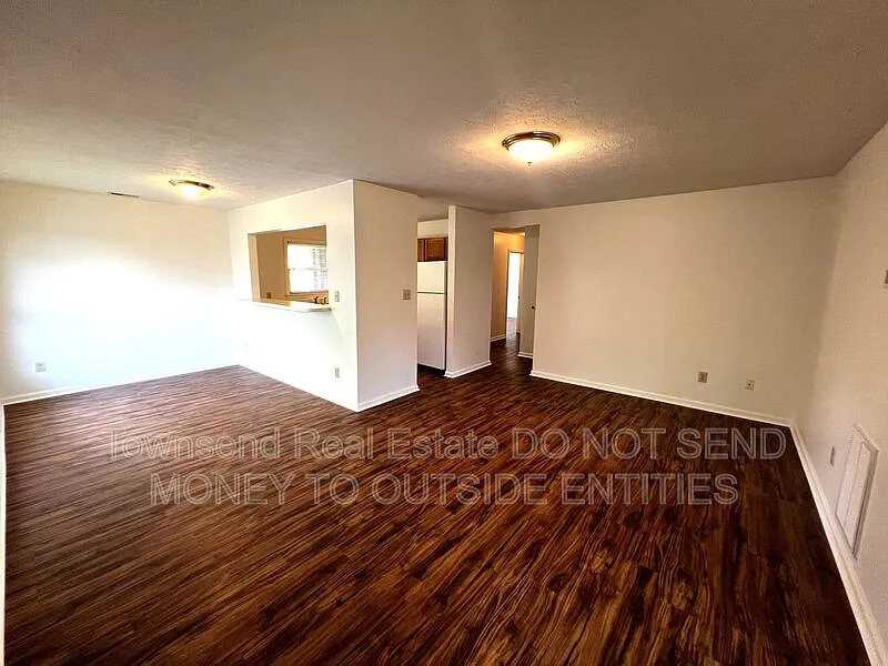 1005-4 Ancestry Dr