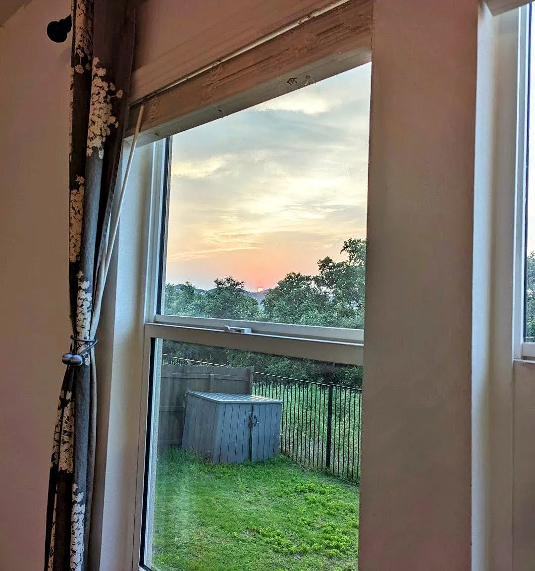 5 bed, 3.5 bath, 3070 sqft, $2,999 — Photo 2