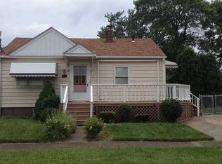 1060 W 39th St, Erie, PA 16509