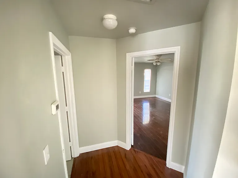 413 NW 16th Pl — Photo 4