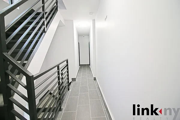 Rented by Link NY Realty | media 6