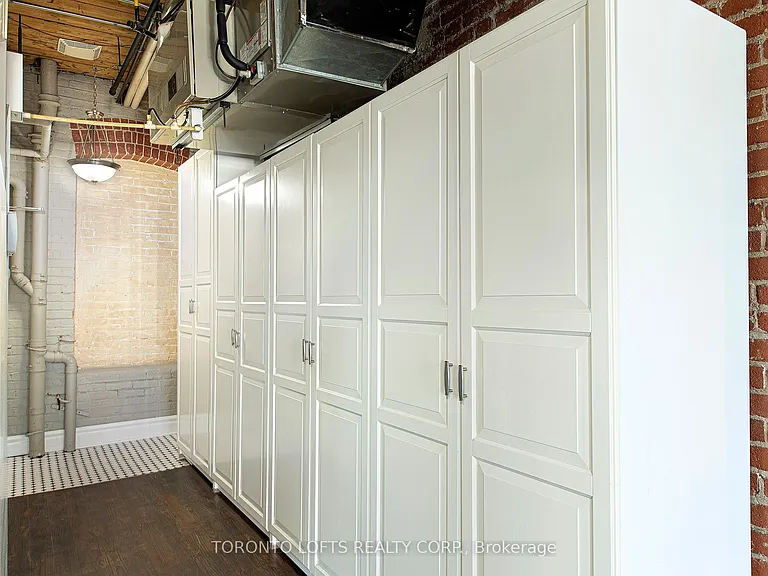 426 Queen St E #405 — Photo 17