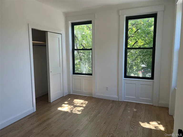 817 Onderdonk Ave #2R — Photo 2