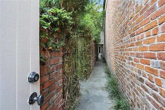 1 bed, 2.0 bath, 1000 sqft, $3,500 — Photo 3