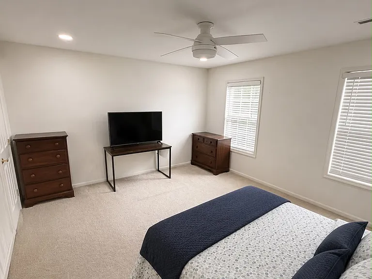 11 Karen Dr — Photo 9