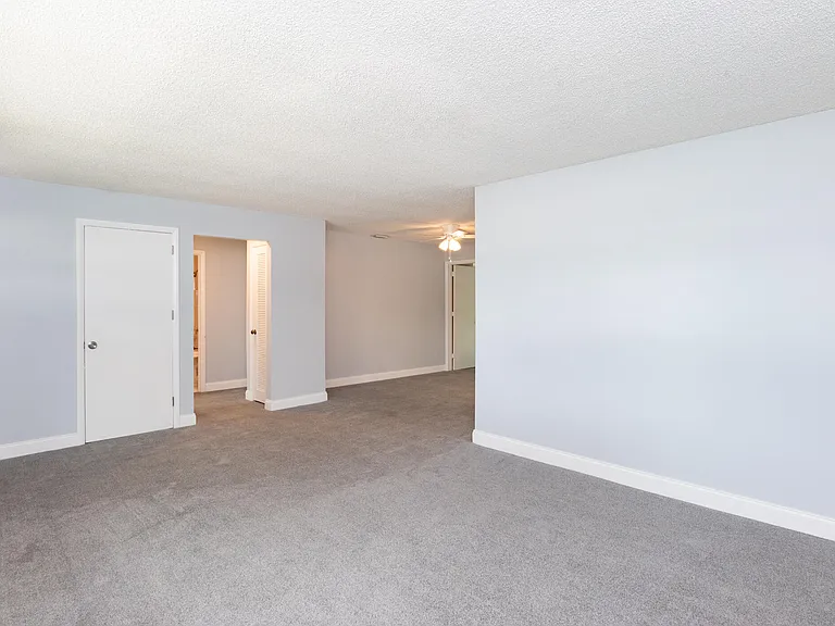 308 Park Ave — Photo 11