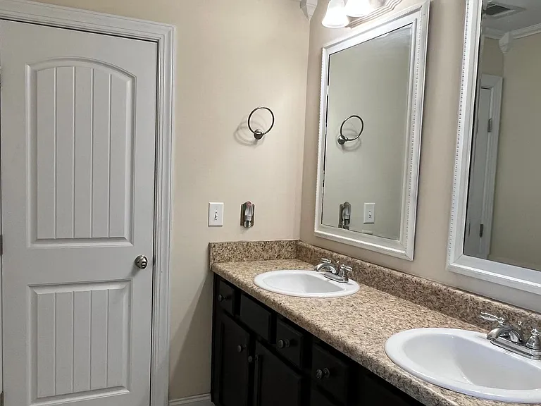 327 Clearwater Ln — Photo 44