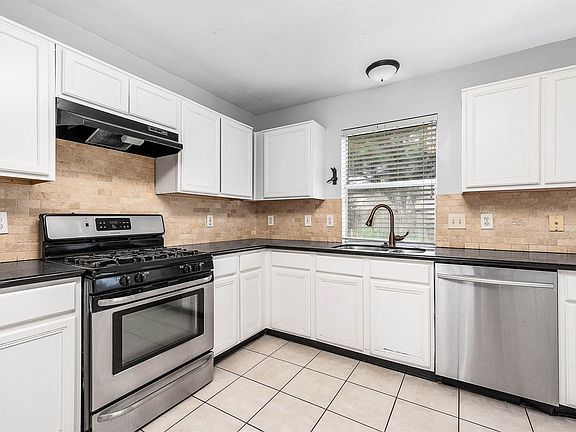 5th image of 8823 Emerald Heights Ln