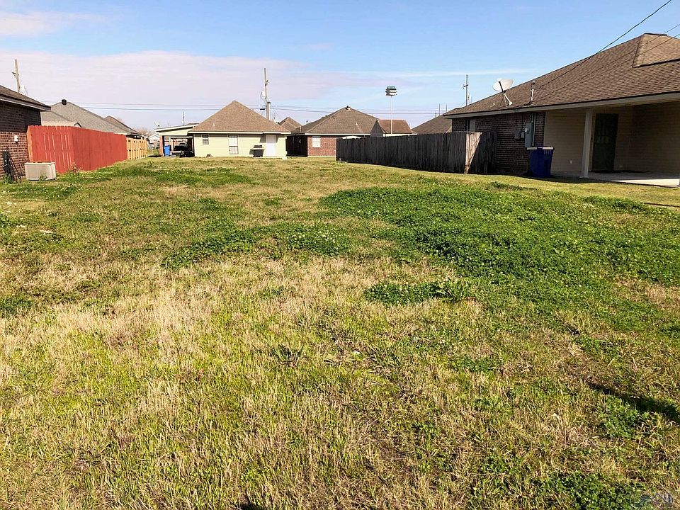 2nd image of 306 Sandi Dr