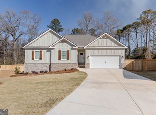 104 Kirkland Ct, Perry, GA 31069