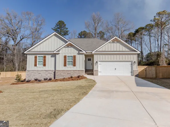 104 Kirkland Ct, Perry, GA 31069