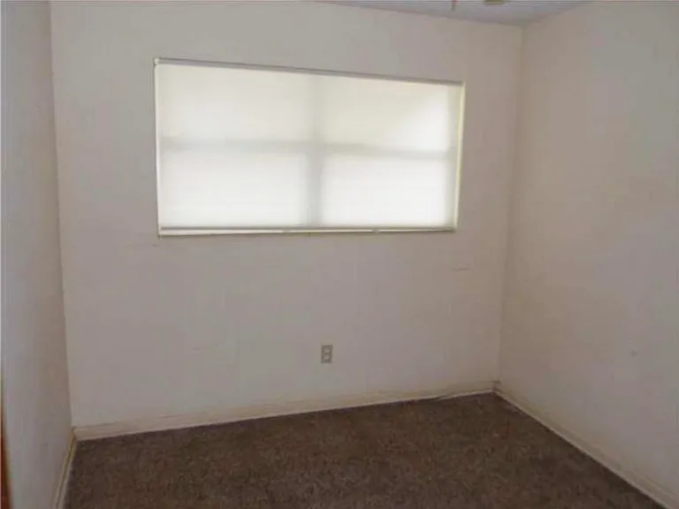 14th Pl — Photo 15