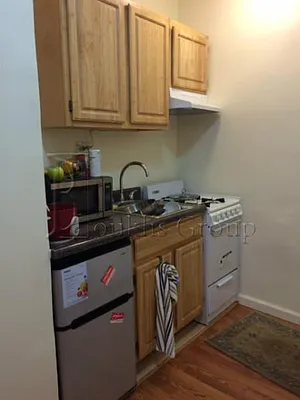 Rented by Bouklis Group | media 18