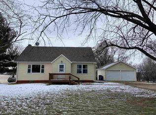 7604 Manchester Rd, Capron, IL 61012