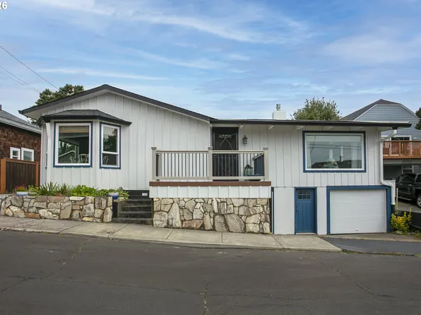 144 6th Ave, Seaside, OR 97138