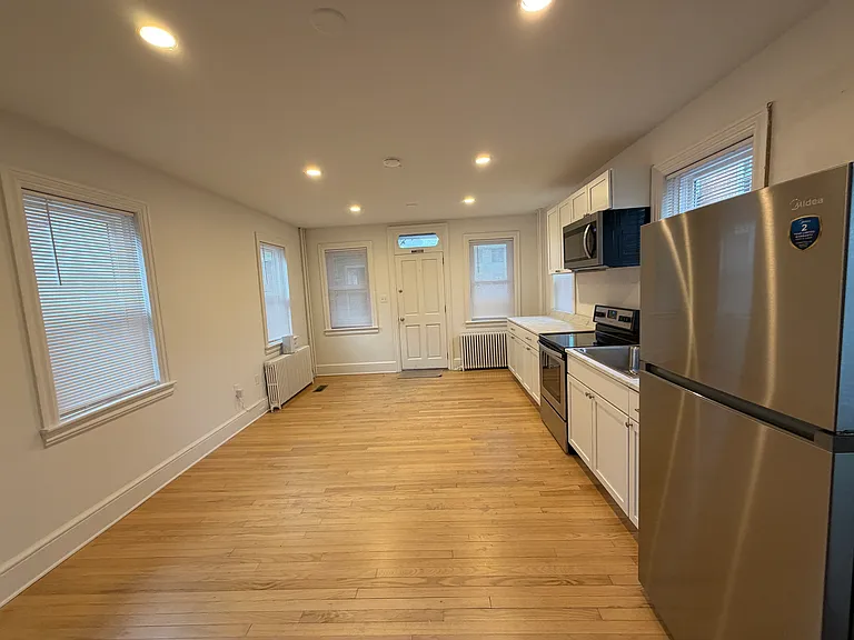 486 Main St #2 — Photo 5