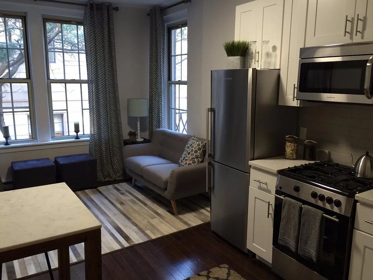 2 bed, 600 sqft, $4,000 — Photo 1