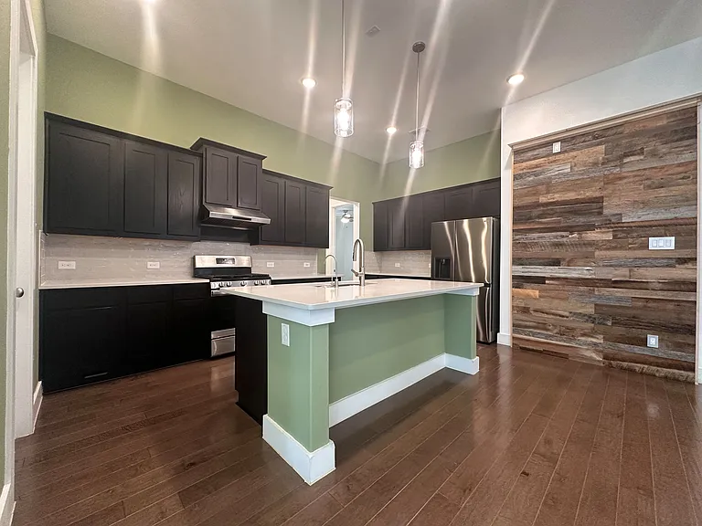 2609 Chevy Chase Dr — Photo 14