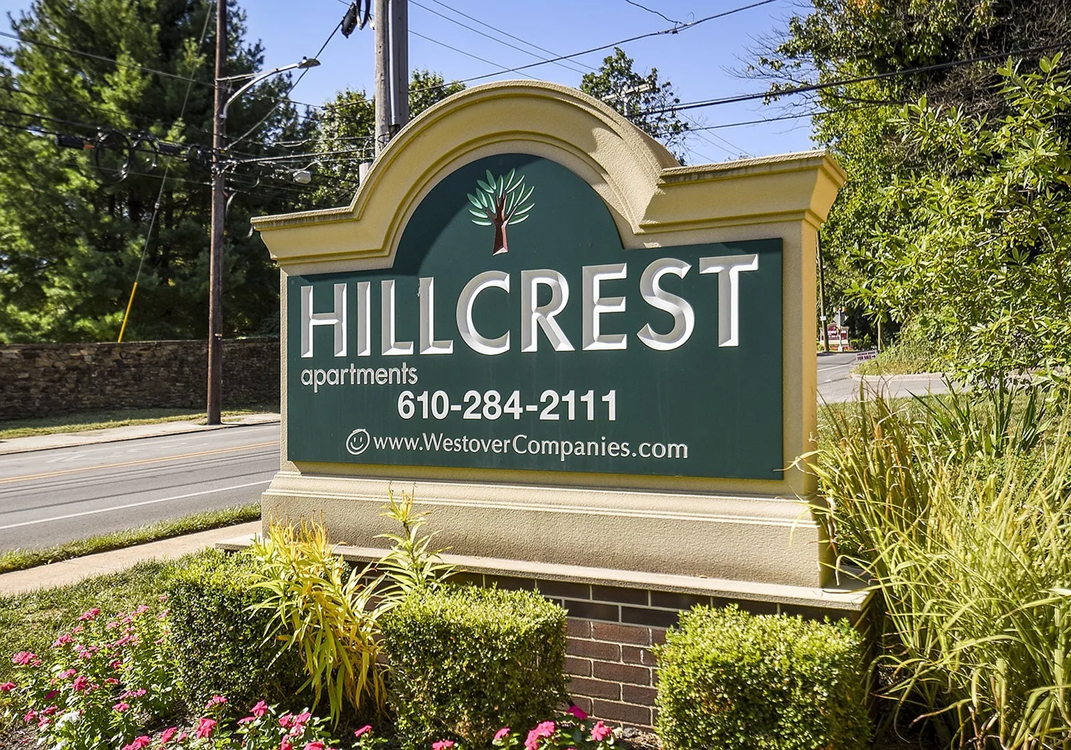Hillcrest Apartments — Photo 1