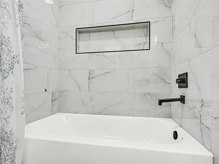 723 Loire Ln — Photo 15