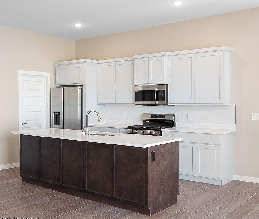 2nd image of 973 Barbara Ave