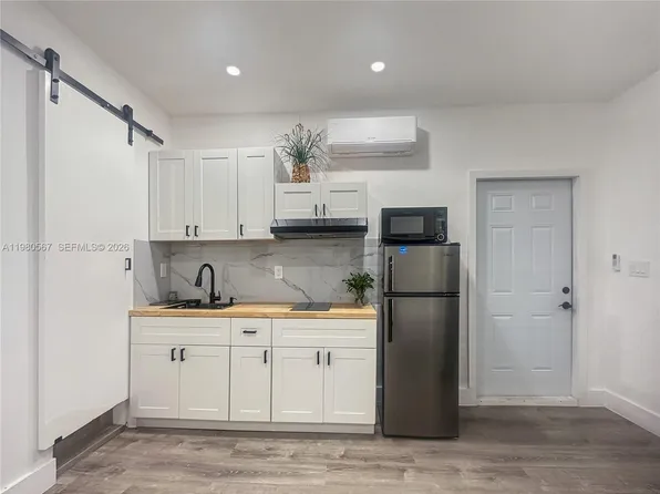 15400 SW 169th Ln, Miami, FL 33187