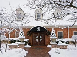 4018 Broadmoor Cir, Naperville, IL 60564