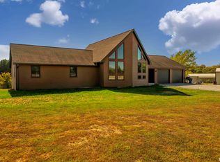 54 Gypsy Tree Ln, Makanda, IL 62958