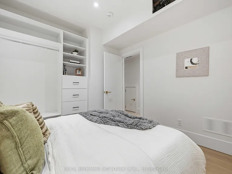 102 Boultbee Ave #C — Photo 14