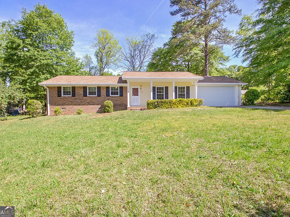 335 Kelly Dr