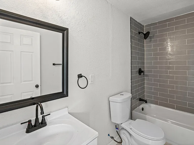 6938 Askew Ave — Photo 6