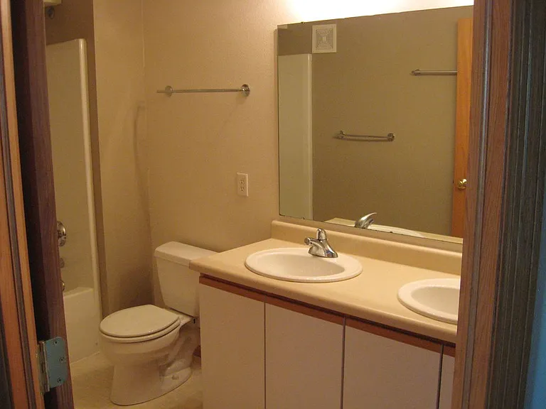 2866 Coral Ct — Photo 6