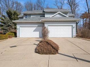 2502 Ellis View Ct NW, Cedar Rapids, IA 52405
