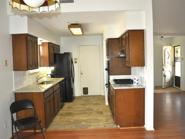 2520 Burning Tree Ln, Irving, TX 75062