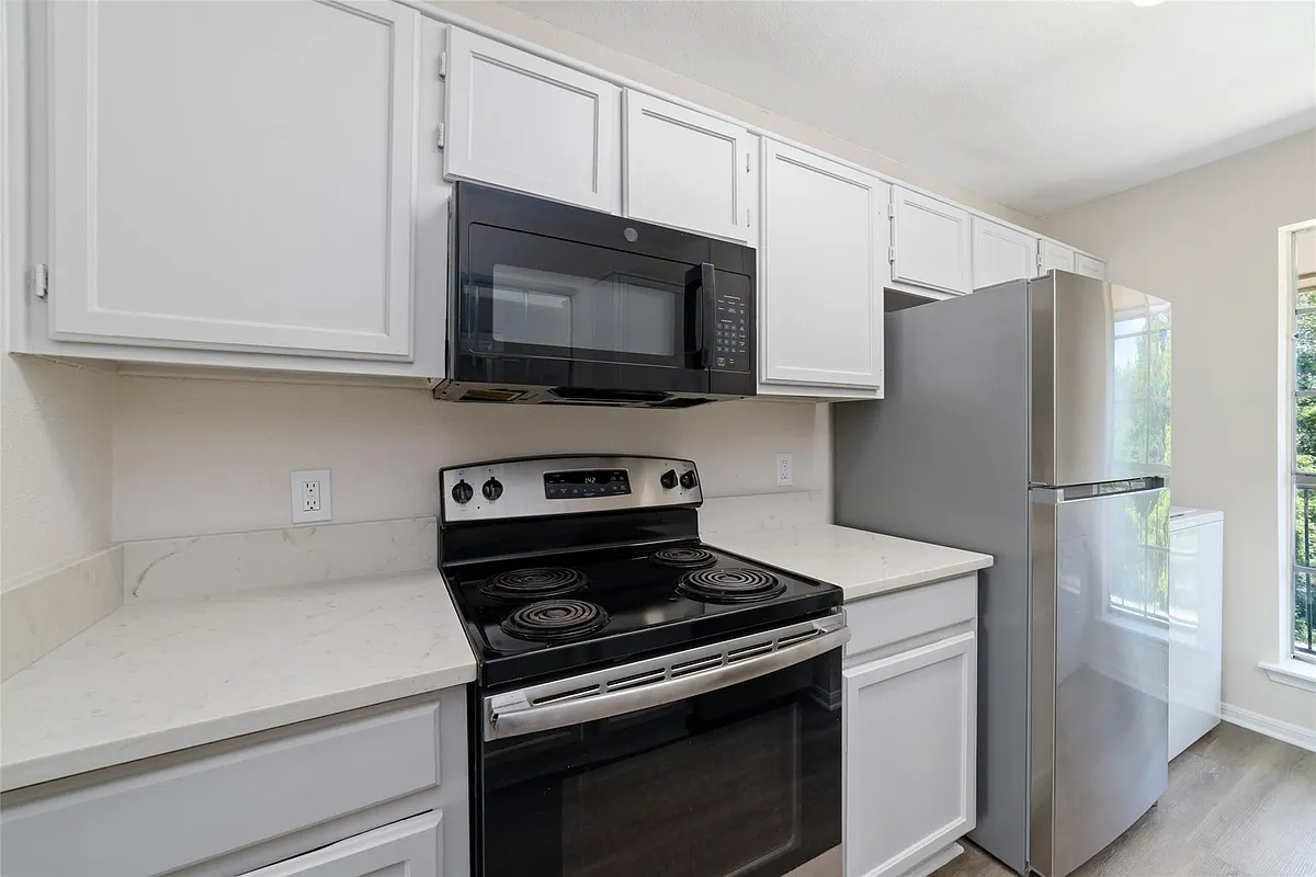 Building Photo - 3770 Lovers Wood Ln #709