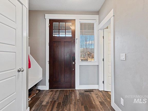 4th image of 4200 S Raintree Dr