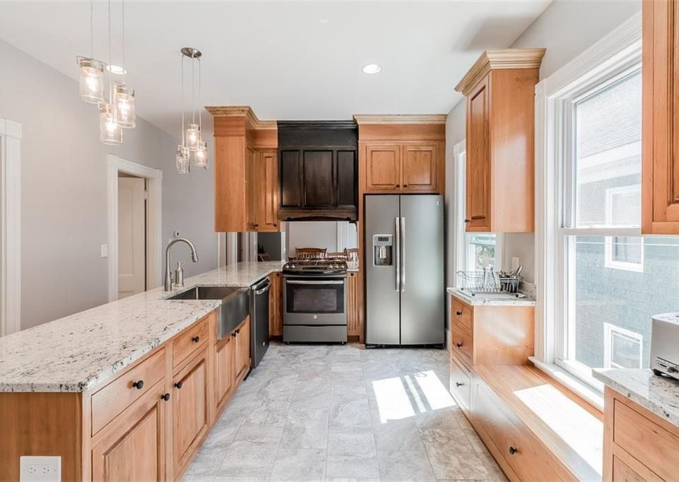 Kitchen updated with new appliances 2021.
