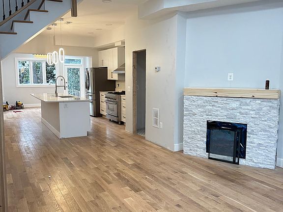 2nd image of 3036 Cambridge Pl NW