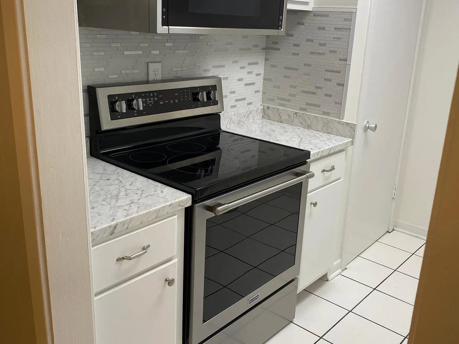 1 bed, 1100 sqft, $1,175 — Photo 4