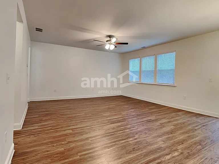 136 Rivulet Dr — Photo 6