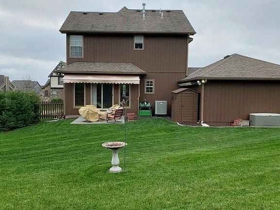 4th image of 1230 SW Arborway Dr