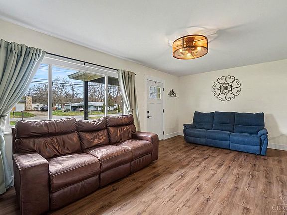 2nd image of 1349 Lela Ln