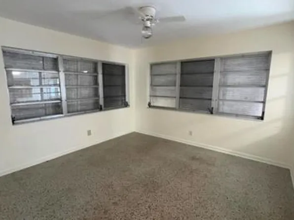 422 S Arnold Ave, Lantana, FL 33462