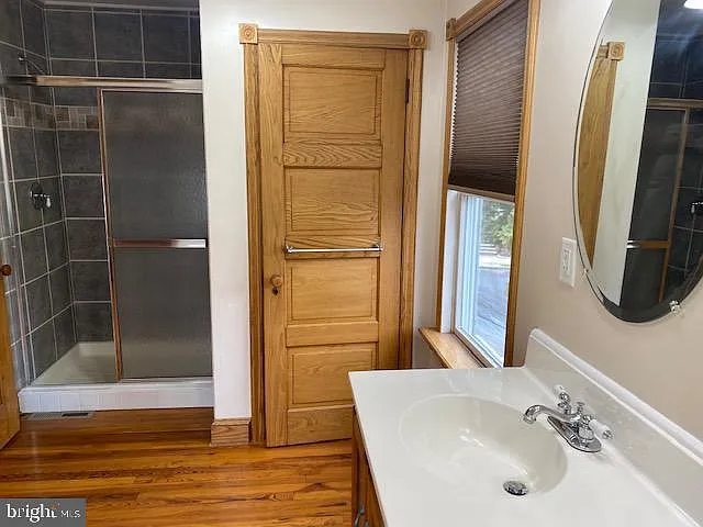 30 Thomas Ave — Photo 12