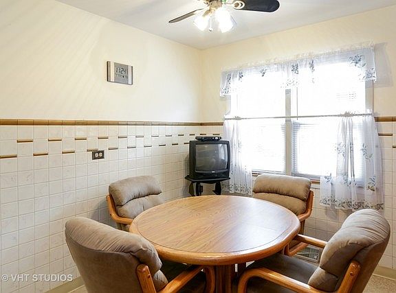 5th image of 12452 S Honore St