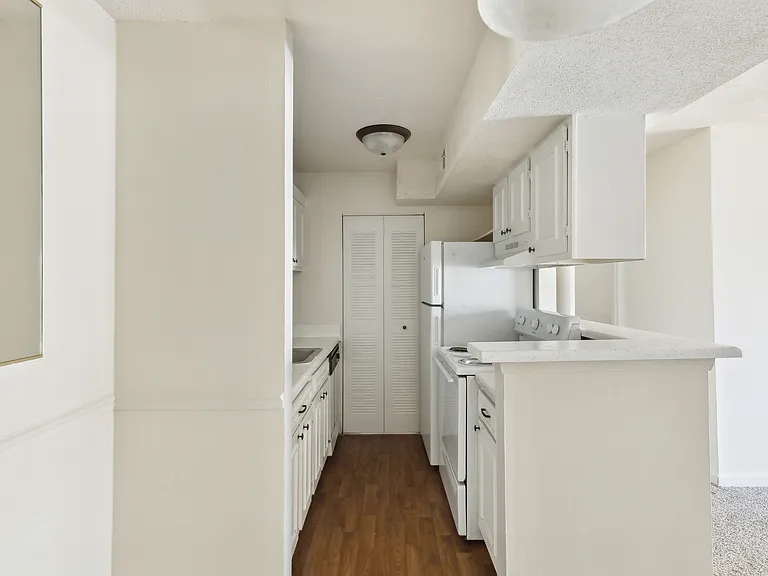 Overlook Apartments — Photo 7