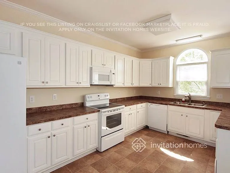 253 Sedgewick Trl — Photo 8